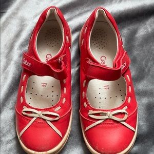 Leather girls shoes Size 33